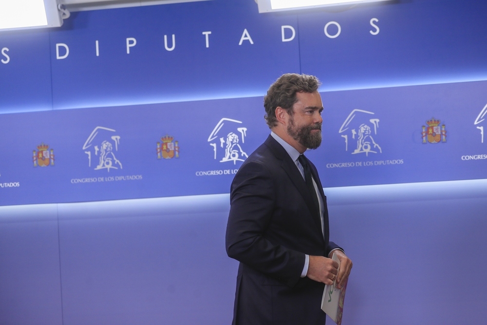 Espinosa de los Monteros ha anunciado en rueda de prensa en el Congreso su renuncia al escaño 