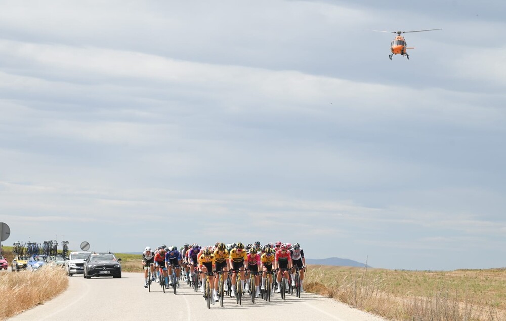 Cuarta etapa de la Vuelta a Burgos, con salida desde Santa Gadea del Cid y llegada a Pradoluengo, con la meta en la cima de un puerto de tercera categoría.  / RICARDO ORDÓÑEZ (ICAL)