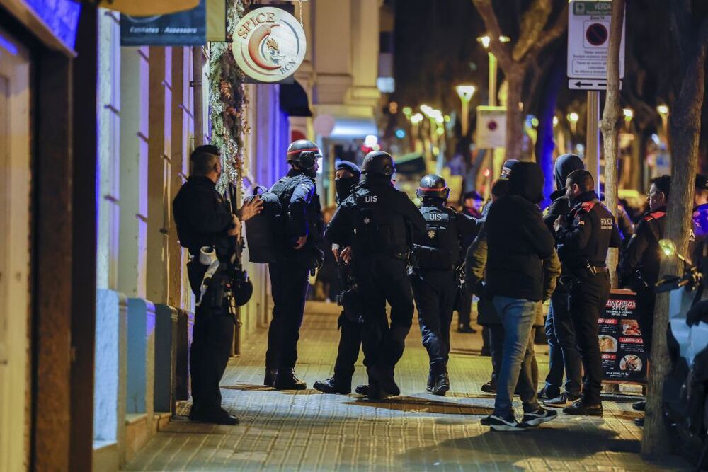 Tres detenidos por secuestrar a varias personas en Barcelona