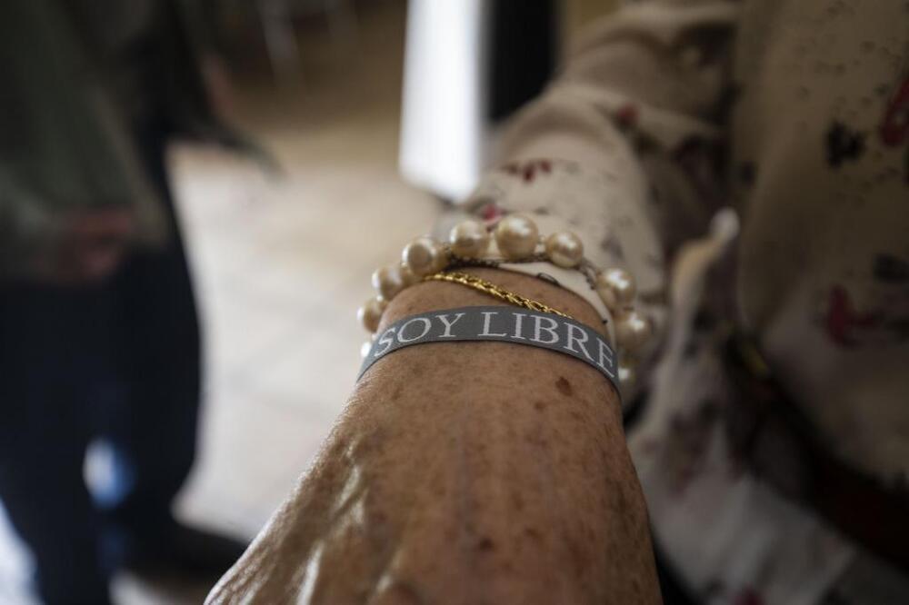 Pulsera de recuerdo del documental. 