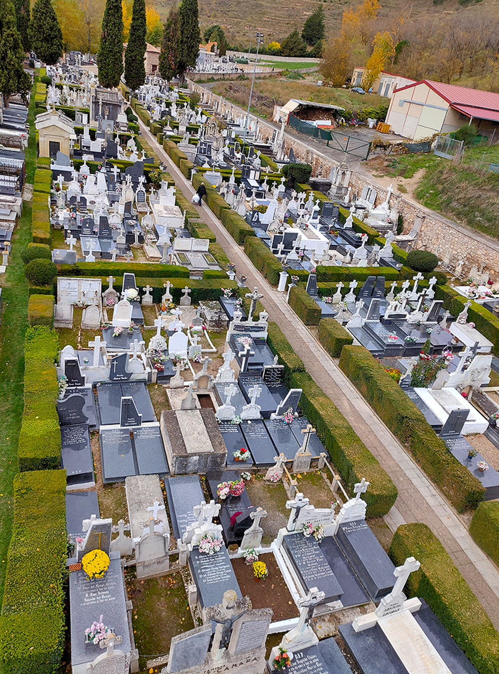 Briviesca construirá más tumbas y mejorará la zona exterior del cementerio