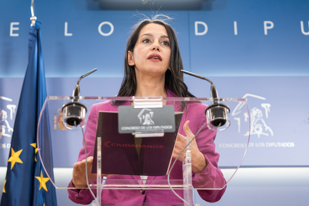La portavoz de Ciudadanos en el Congreso, Inés Arrimadas, durante una rueda de prensa, en el Congreso de los Diputados, a 1 de junio de 2023.