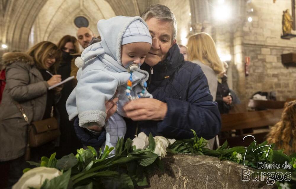 Misa de la Luz en la Real y Antigua de Gamonal.  / JESÚS J. MATÍAS