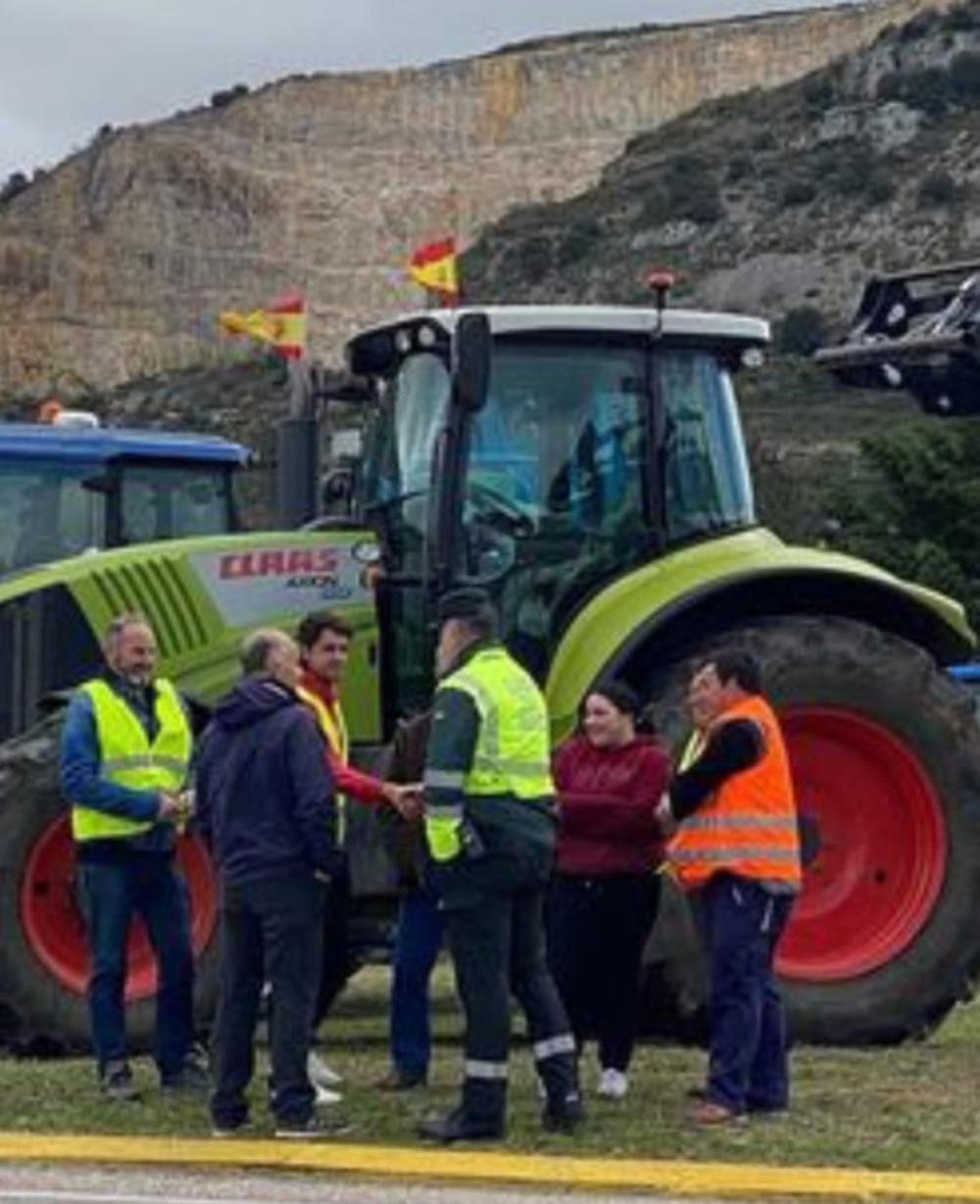 El campo vuelve a protestar en Merindades y causa retenciones