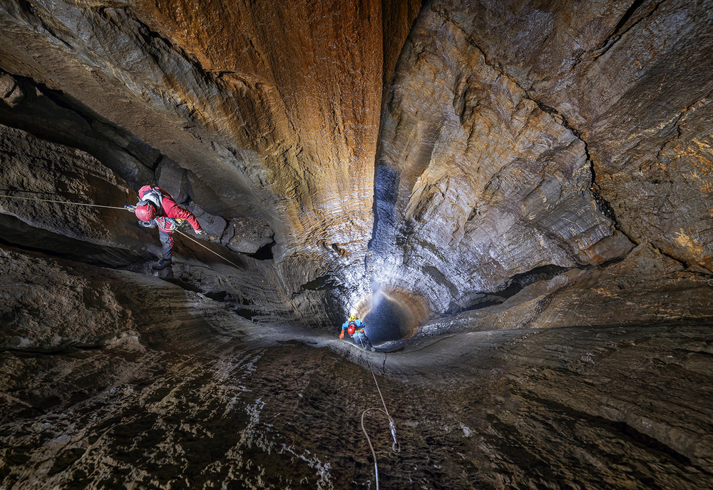 La Torca de los Morteros, una de las cuevas de los Montes de Valnera que más requisitos reúne para su promoción