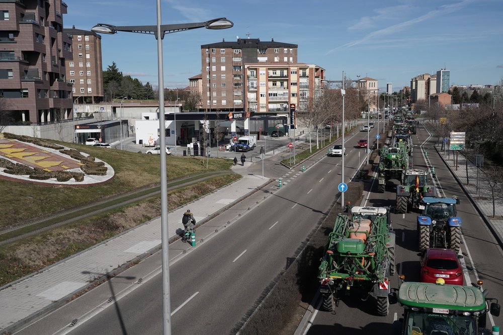 Las tractoradas colapsan León, Salamanca y Valladolid
