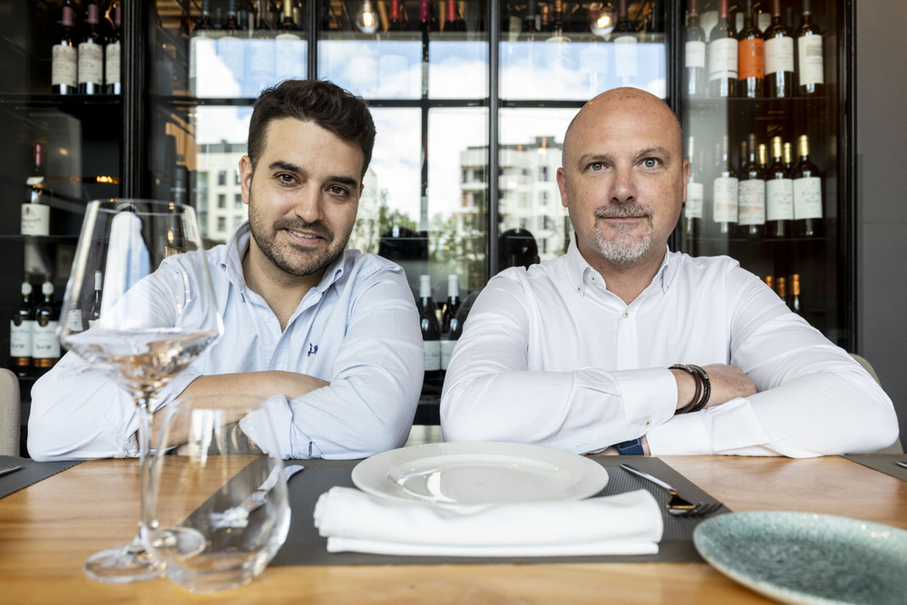 Ricardo Temiño (i.) con Michele Corbani, socio fundador junto a Andrea Spada del estudio Ilmiodesing.
