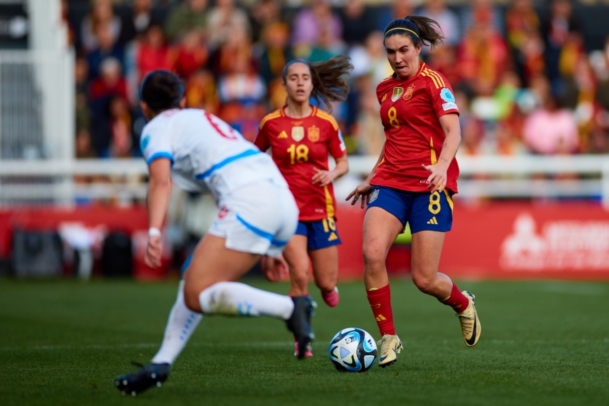 Mariona Caldentey ha dado la asistencia a Jenni Hermoso para el 2-1 y ha marcado el tercero de España.  / @SEFUTBOLFEM