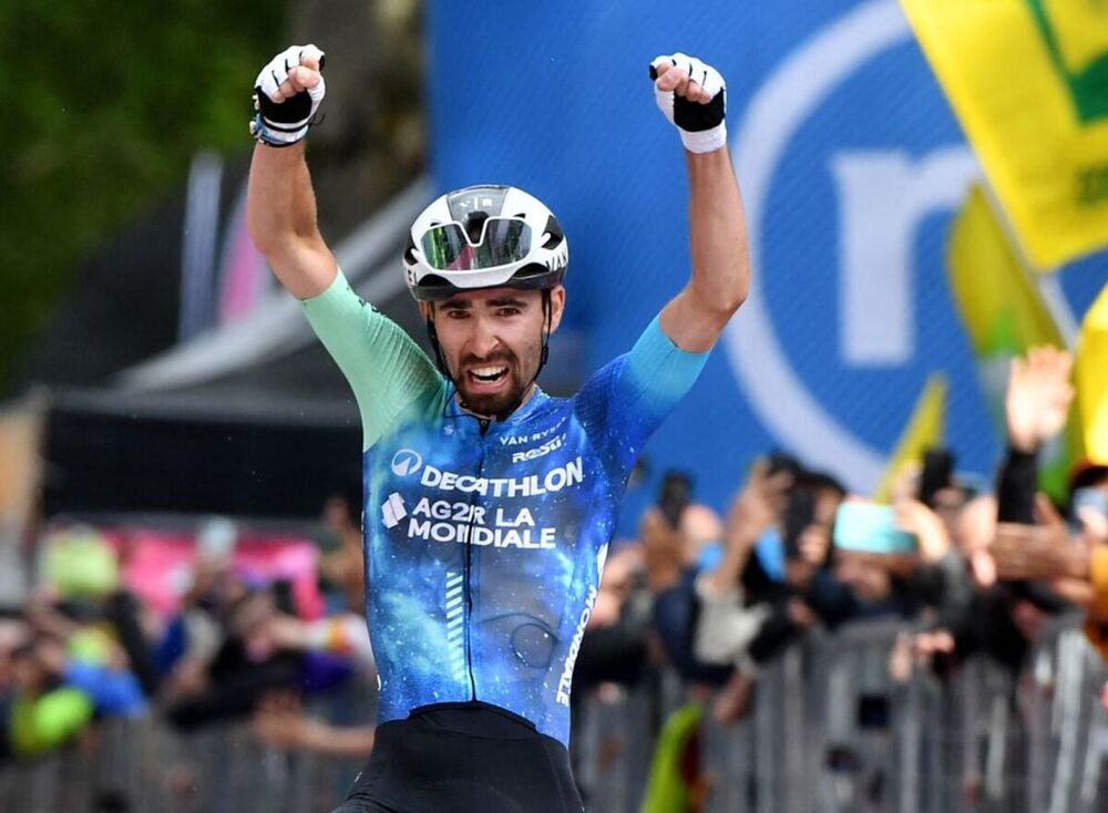 Paret-Peintre gana la décima etapa del Giro y Poga