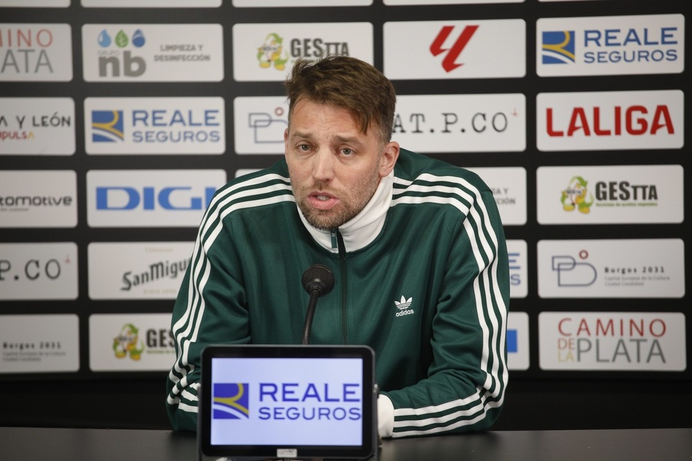 Michu, director deportivo del Burgos CF, ha hecho balance este lunes del mercado invernal de fichajes y ha dejado en el aire su continuidad en el club.