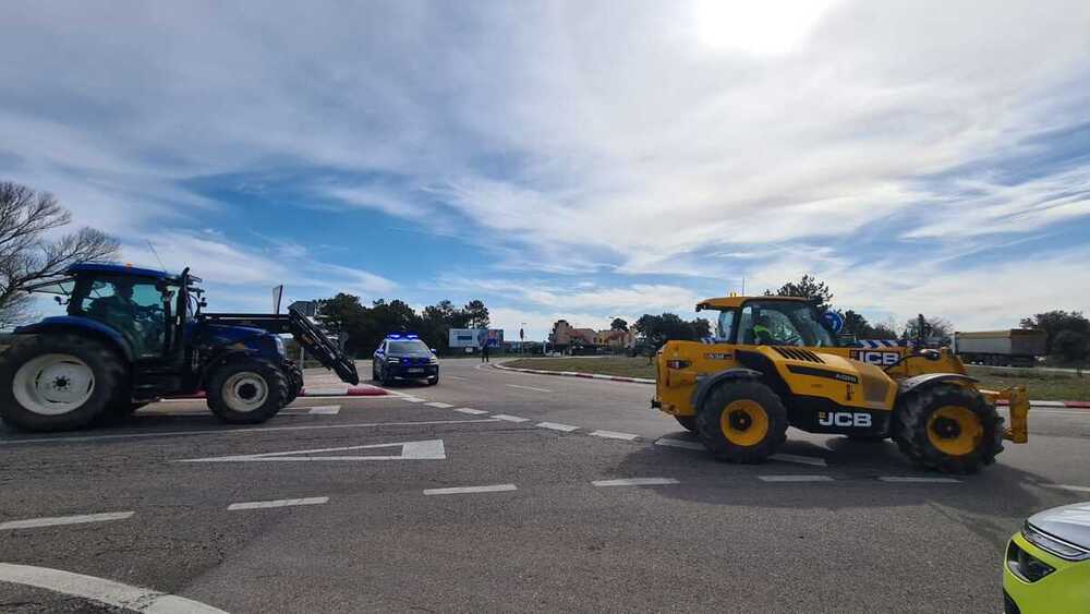 Reanudado el tráfico tras el corte en la A-1 cerca de Aranda