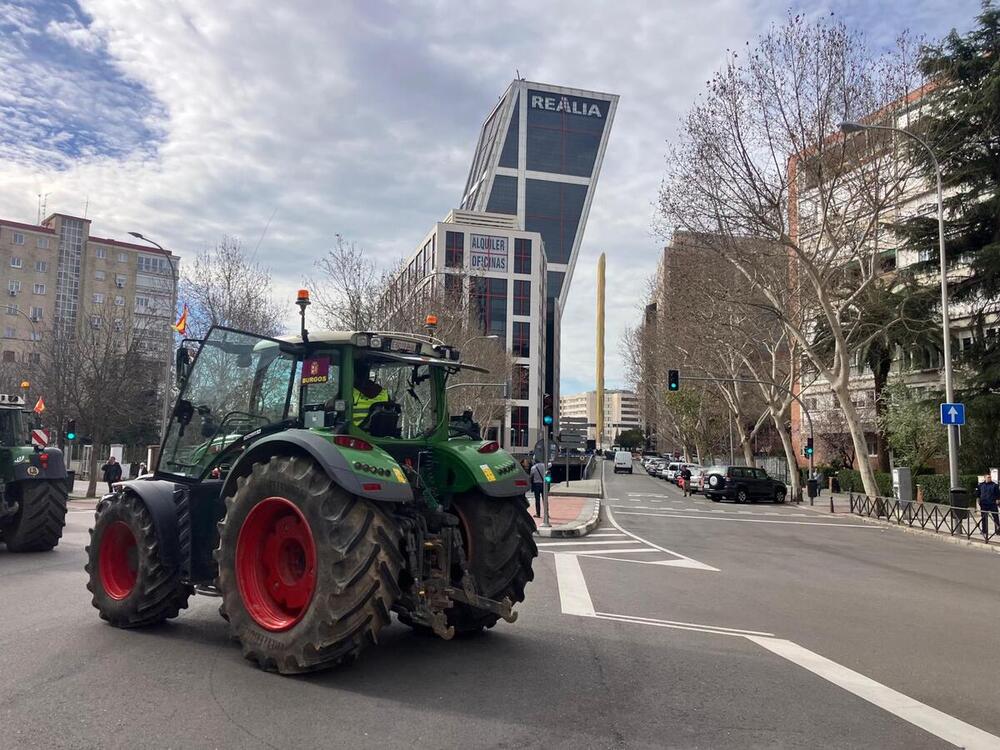 Los agricultores burgaleses avanzan hacia Madrid