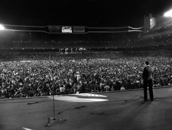 De Julio Iglesias a Taylor Swift, la música toma el Bernabéu