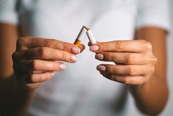 Sanidad podría seguir los pasos de Reino Unido con el tabaco