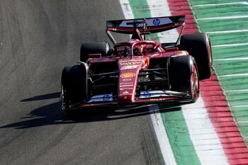Leclerc domina los libres en Imola