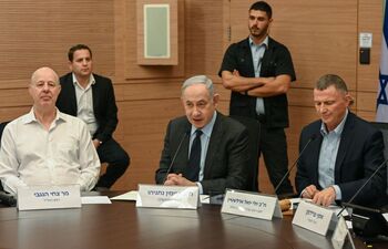 Netanyahu avisa que el alto al fuego en Gaza sería temporal
