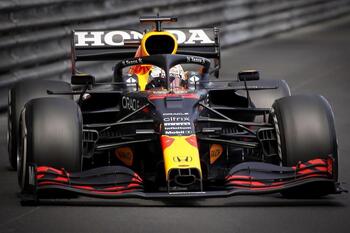 Verstappen toma el liderato y Sainz acaba segundo en Mónaco