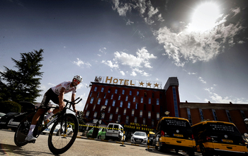 El lleno de los hoteles se extiende al alfoz por la Vuelta
