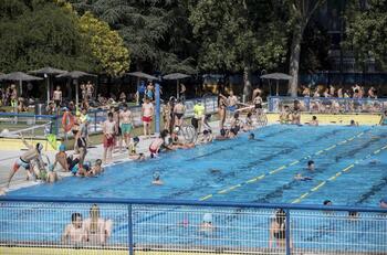 Podemos pide piscinas gratis ante la ola de calor