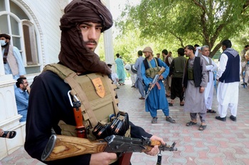 Los talibanes aseguran que controlan el 85% de Afganistán