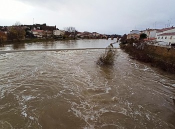 La CHE multa a Miranda por verter aguas residuales al Ebro