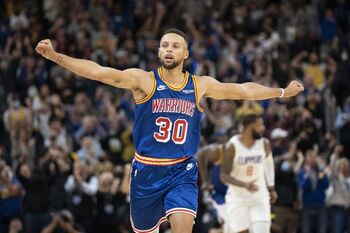 45 puntos de Curry 'mandan a la lona' a los Clippers
