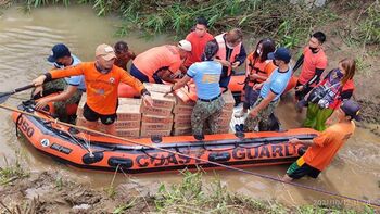30 fallecidos en Filipinas por la tormenta tropical 'Kompasu'