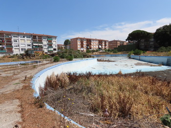 Comienzan a reconstruir las piscinas Los Pinos tras 15 años