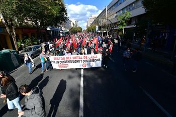 La protesta en apoyo del metal termina con disturbios en Cádiz