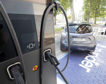 Instalarán 3 puntos accesibles para recargar coches eléctricos