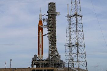 La NASA retrasa la misión de Artemis I por problemas de motor