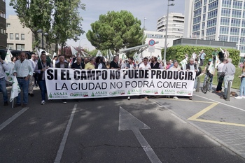 El campo 'toma' Valladolid para reclamar un plan de choque