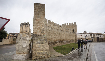 Sasamón renovará su entrada para proteger la muralla