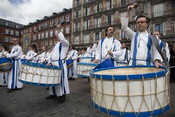 La Tamborrada de Resurrección cierra la Semana Santa madrileña
