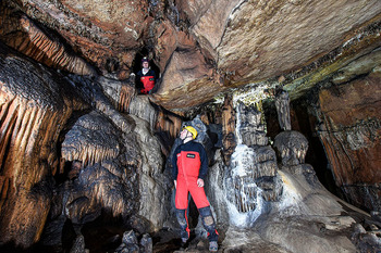 Crean un inventario único de las cuevas de Hontoria del Pinar