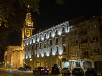 Noche de luces y sombras en Burgos