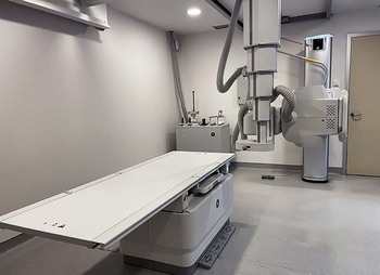 Urgencias del HUBU tiene ya el primer equipo de rayos X con IA