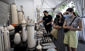 La Feria de Cerámica reúne a 21 artesanos en el Espolón