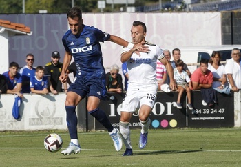 El Burgos se impone al Oviedo en Villaviciosa (0-1)