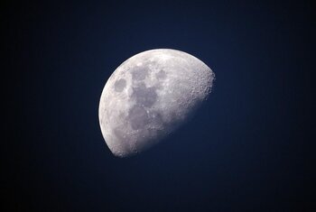 Usar la Luna para defender a la Tierra de los asteroides