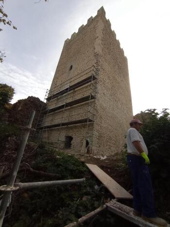 La torre medieval de Cidad de Valdeporres sale del abandono