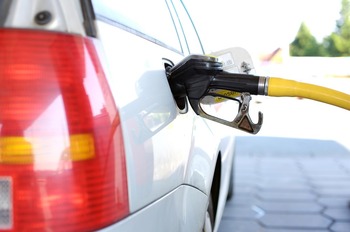 El precio de la gasolina sube por primera vez en el verano