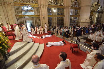El arzobispo de Burgos ordena dos nuevos sacerdotes