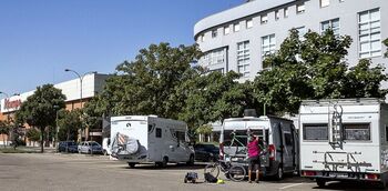 Las caravanas siguen usando el párking del Alcampo