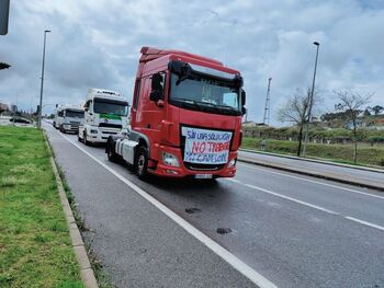 El paro de transporte sigue manteniendo en vilo a España