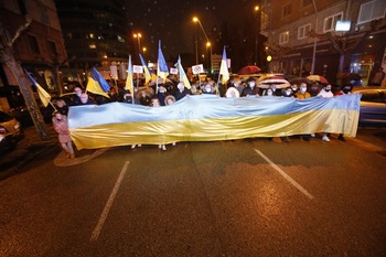 Cientos de burgaleses marchan en solidaridad con Ucrania