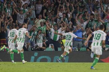 El Betis reacciona a tiempo