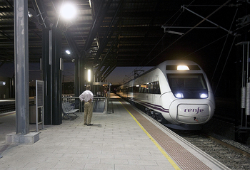 El tren a Vitoria: 7 horas de retraso por la borrasca Aline