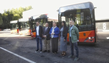 La flota de autobuses urbanos incorpora 5 nuevos vehículos