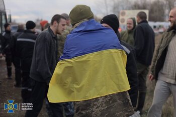 Rusia libera a un centenar de militares ucranianos en Bajmut